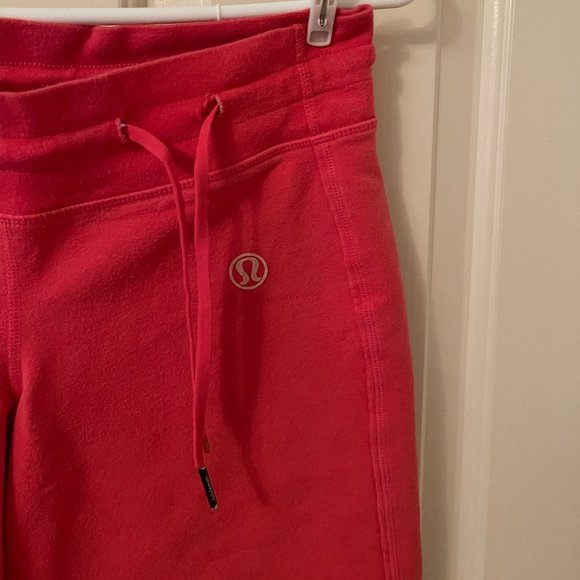 Lululemon Sweat Crops Size small - Picture 2 of 3